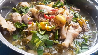 Gà xáo lá giang