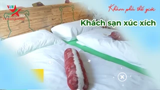 Khách sạn xúc xích