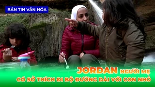 Jordan - Người Mẹ Có Sở Thích Đi Bộ Đường Dài Với Con Nhỏ