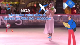 Sân khâu trên băng ở Quảng trường Đỏ - Moscow