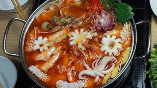 Hít hà vị cay với mực xông hơi