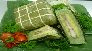 Bánh chưng nếp nương xanh: Món quà ý nghĩa của người Điện Biên