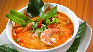 Tôm Yum chua cay chuẩn vị Thái