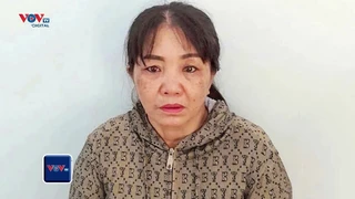 50 người ở Vũng Tàu nhập viện sau khi ăn bánh mì, bắt khẩn cấp 'mẹ nuôi' tạt nước sôi bé gái 12 tuổi