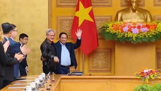 Thủ tướng làm việc với Nvidia, mời ông Jensen Huang uống bia hơi Tạ Hiện