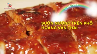Sườn nướng trên phố Hoàng Văn Thái