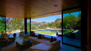 Biệt thự xa hoa tại Beverly Hills với lối đi trên cao độc đáo - P.7