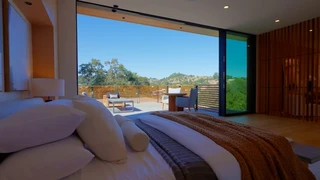 Biệt thự xa hoa tại Beverly Hills với lối đi trên cao độc đáo - P.11